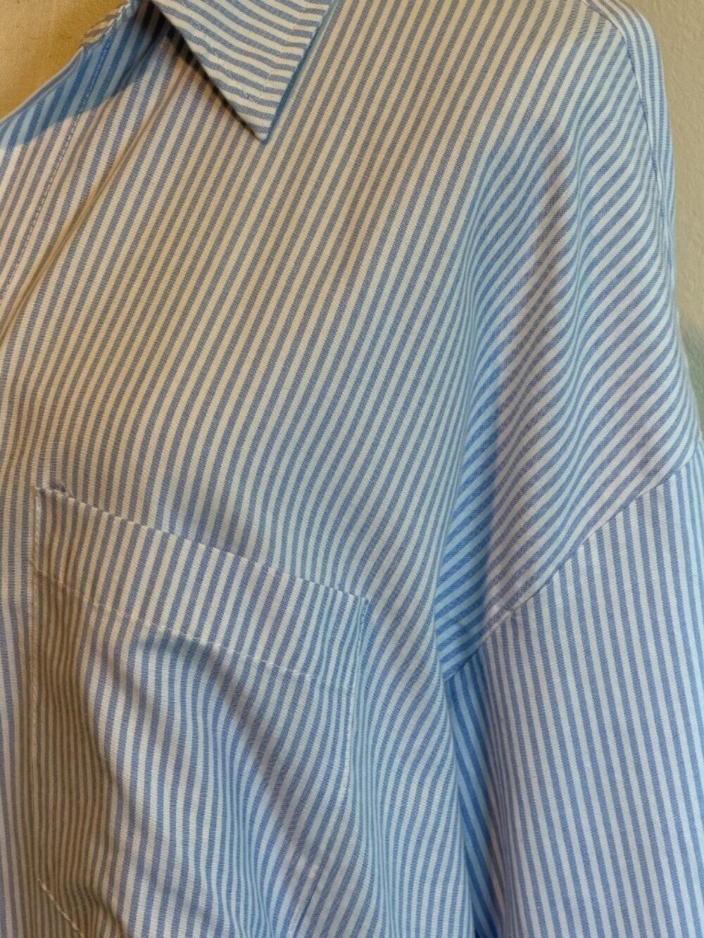 Know One Cares Blue & White Woven Boxy Button Up Shirt Size Medium - Picture 5 of 7